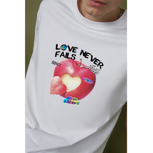 Camiseta 100% Algodón Puro con Estampado de Corazón y Manzana, Impresión de Logotipo Personalizado, Cuello Redondo Holgado, Manga Corta - Product Image 2