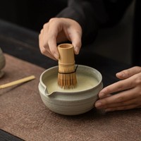 Service à thé matcha en céramique durable et écologique, design Japandi, forme irrégulière, avec bol et pot, style poterie ancienne