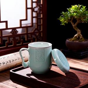 Tazza da Tè di Lusso in Porcellana Longquan Celadon con Infusore e Coperchio, 300ml, Design a Onde Marine, Fatta a Mano - Product Image 3