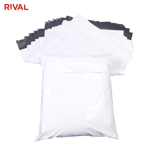 Sacs d'expédition en polyéthylène personnalisés avec logo, vente en gros d'usine, pochettes de courrier résistantes et épaisses avec fermeture autocollante pour l'emballage de vêtements - Product Image 3