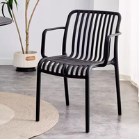 Chaises de salle à manger en plastique noir de style moderne empilables, meubles de patio de restaurant, chaise de jardin en plastique blanc PP pour l'extérieur