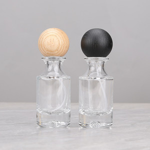 Portable Travel 30ml Refillable Glass Perfume <b>Spray</b> <b>Bottle</b> Walnut Wood Cover <b>Empty</b> Cosmetic Sample Container For Outdoor Use - Product Image 3
