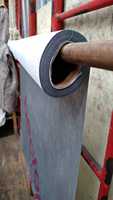 Barrière d'humidité respirante et imperméable en PP non tissé laminé PE/ALU/tissé pour toiture et revêtement mural de maison, personnalisable