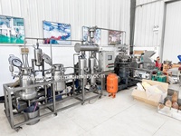 Op Maat Gemaakte Multifunctionele Lavendel Eucalyptus Laat Etherische Olie-Extractiemachine Kleine Etherische Olie-Extractieapparatuur
