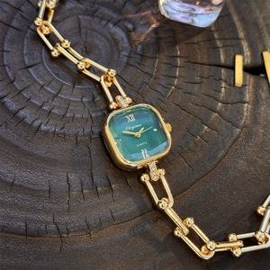 ساعة كوارتز فاخرة بتصميم أنيق مع سوار من الفولاذ المقاوم للصدأ على شكل حرف <span class=keywords><strong>U</strong></span>، ساعات نسائية فاخرة مربعة الشكل، ساعات يد عصرية - Product Image 6