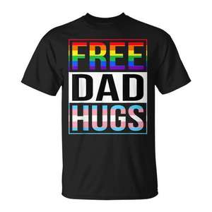 Camiseta LGBT con la frase 'Abrazos Gratis para Papá' para el Mes del Orgullo, Ropa Promocional con la Bandera Arcoíris Transgénero - Product Image 1