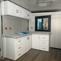 Maison conteneur préfabriquée modulaire de 20 pieds, facilement extensible, petite, prête à l'emploi, étanche, de luxe, 3 chambres, 2 salles de bain, fabriquée en Chine
