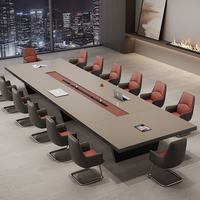 Ensemble de bureau et table de conférence modernes en bois massif modulaire haut de gamme avec chaises pour salles de réunion d'hôtel