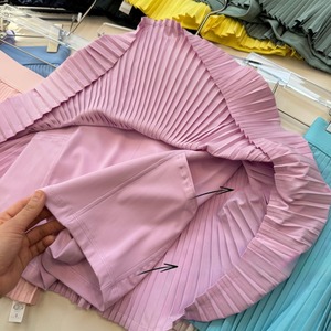 DK25059 ملابس رياضية نسائية مطاطية عالية الخصر للتنس خفيفة الوزن للجولف والجري تنفس صالة الألعاب الرياضية تنورة مطوي مع جيب - Product Image 2