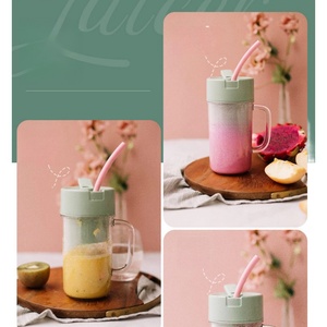 เครื่องปั่นน้ำแข็งใสขนาดเล็กสำหรับทำมิลค์เชค สมูทตี้ผลไม้ เครื่องบดแบบชาร์จไฟได้ รุ่นที่ 1 เครื่องบดน้ำแข็ง 80 กก./ชม. สแตนเลสขนาดเล็ก - Product Image 4