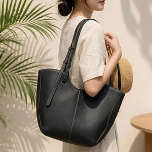 Sac de soirée en cuir le plus vendu pour femmes, au style sophistiqué, idéal pour les mariages et les soirées, disponible au prix export. - Product Image 2
