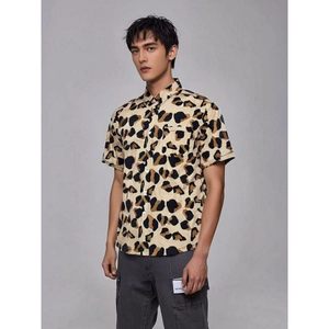 เสื้อเชิ้ตแขนสั้นลำลองผู้ชาย ลายเสือดาว ระบายอากาศได้ดี มีสไตล์ เสื้อฮาวาย - Product Image 2