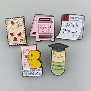 Épingles en émail Animal de dessin animé personnalisé lapin Corgi canard pingouin broches insignes de revers la vie est courte donc suis-je bijoux cadeau pour un ami - Product Image 2