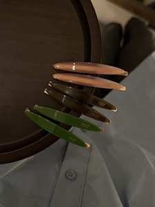 2 pinzas para el cabello planas de acetato con estilo para mujeres perfectas para domar flequillo lateral y flyaways disponibles en tonos dulces - Product Image 4