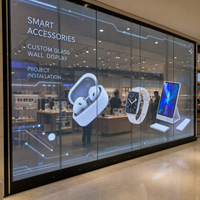 Écran LED transparent sur mesure pour vitrine de magasin d'électronique – Affichage de projet personnalisé