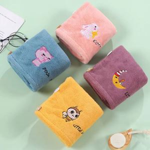 Serviette à capuche en microfibre douce pour femme, séchage rapide, bonnet de bain et turban absorbant pour cheveux, idéal pour la maison - Product Image 4