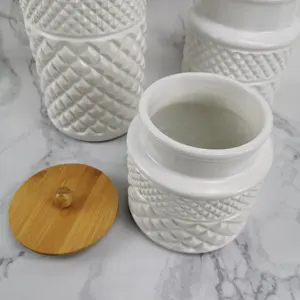 In ceramica bianca di alimento della cucina di stoccaggio canister set con coperchi di legno