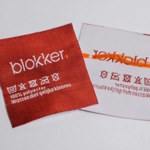 Étiquettes durables en tissu tissé pour vêtements de mode Étiquettes de cou personnalisées avec logo - Product Image 6