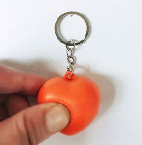 Llavero de Espuma de PU con Forma de Corazón y Logotipo Personalizado, Juguete Antiestrés, Adorno Colgante, Regalo Promocional con Impresión de Serigrafía - Product Image 5