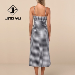 Robe d'été pour femmes, robe plissée nouée à carreaux, robe moulante à bretelles, robe midi en lin personnalisée - Product Image 3