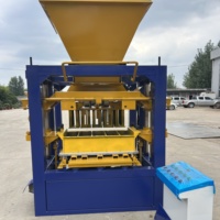 Machine automatique de fabrication de blocs QT4-24 avec commandes simples