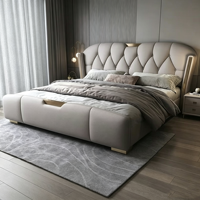 Luxuriöses Gepolstertes Lederbett mit Goldenen Metallbeinen Modernes Lederbett für Hauptschlafzimmer Villa Apartment Möbel