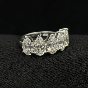 Bague en or blanc certifiée IGI avec diamant serti à griffes, élégante et minimaliste, pour fiançailles, finition lisse et brillante, à porter au quotidien, unisexe - Product Image 1