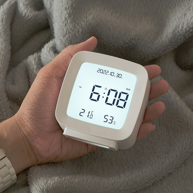 Simple Digital LCD Battery Operated Small Convenient Desk Bedside Alarm Clock for Children Students Temperature Humidity Display