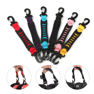 Sangle de transport universelle en nylon pour patins à roulettes, poignée souple avec légère élasticité, rouge, bleu ciel, noir, jaune, rose - Product Image 1