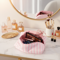 Sac de maquillage à fermeture éclair rayé rose écologique en gros 2026, sac de toilette portable, sac de cosmétique de voyage pour filles