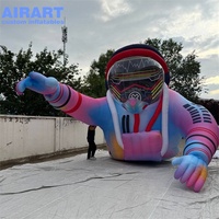 Fête de musique publicitaire décorant un astronaute coloré gonflable, grand ballon gonflable Spaceman