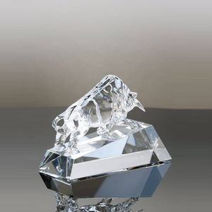 चीन आपूर्तिकर्ता नवीनतम डिजाइन लक्जरी स्पष्ट रंग बैल आकार क्रिस्टल पट्टिका पुरस्कार ट्रॉफी - Product Image 3