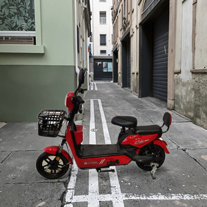 Bicicleta (E-Bike) con Batería de Plomo-Ácido de 48V, Motor sin Escobillas, Cuadro de Acero, Bicicleta Eléctrica Urbana para Adultos, 3 Velocidades, Pantalla LED Electrónica - Product Image 5