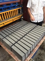 QT10-15 Entièrement automatique creux pavés de béton bloc faisant la machine en afrique Du Sud