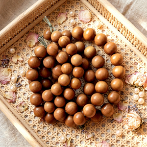 Mala perlé en bois de santal naturel/mala de yoga/mala en bois de santal - Product Image 1