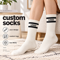 Chaussettes personnalisées à rayures crème et blanches, chaussettes mi-longues en tricot côtelé, logo et texte personnalisés avec plusieurs options de couleurs
