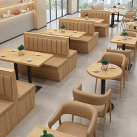 Ensemble de meubles de restaurant commercial traditionnel sur mesure, plateau de table en contreplaqué et placage de bois, chaises en fer et PU pour café, hôtel, salle à manger