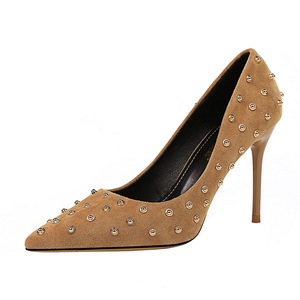 825-6 alla moda sexy di dimagramento locale notturno <span class=keywords><strong>scarpe</strong></span> da <span class=keywords><strong>donna</strong></span> <span class=keywords><strong>con</strong></span> tacchi alti della pelle scamosciata bocca superficiale e a punta rivetti in metallo - Product Image 2