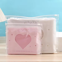 Pochette en plastique givré CPE avec fermeture éclair, écologique, personnalisable avec logo, pour emballage de vêtements – Vente en gros par Unione Supplier