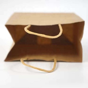 Sacs en papier kraft recyclé blanc et brun avec poignée découpée pour courses, vente en gros, à emporter, avec logo – En stock - Product Image 4