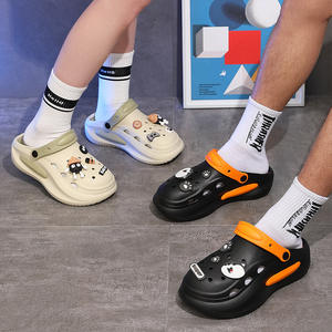 Sabots plateforme pour femmes et hommes, style Baotou, à semelle épaisse ajourée, pour l'été et la plage, chaussures Crocs tendance, hauteur 3 cm au-dessus du sol - Product Image 1