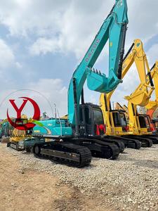 Excavatrice sur chenilles hydraulique Kobelco SK200 d'occasion, 20 tonnes, 95% NEUVE, modèle 2023, boîte de vitesses, pompe, moteur, capacité de la benne de 0,8 m³ - Product Image 4