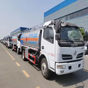 DONGFEGN 4x2 RHD 5000L rifornimento autocisterna olio combustibile Diesel benzina benzina camion di stoccaggio con distributore camion di rifornimento