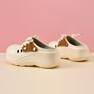 Crocs d'été pour femmes à semelle épaisse, blanc et noir, talon de 7 cm, chaussures décontractées confortables à bout fermé, rehaussant la taille - Product Image 3