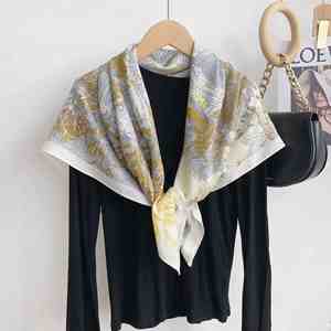 Nouveau design tendance, écharpe carrée en velours de soie imprimée 90x90cm, 100% polyester, châle pour femme YHK0015 - Product Image 6