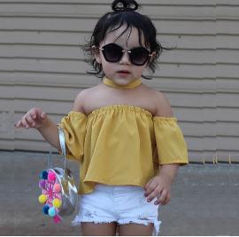 Conjuntos de Ropa Exclusivos para Niñas Pequeñas: Chaqueta Rosa de Mezclilla con Hombros Descubiertos + Pantalones Cortos Blancos para Verano - Product Image 3