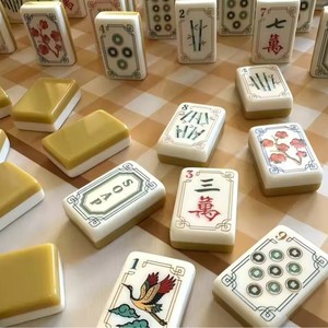 Jeu de Mahjong Minimaliste Moderne avec Motifs Artistiques Grue et Fleurs, 144 Tuiles Premium, Jeu Professionnel, Vente en Gros - Product Image 3