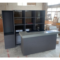 Nouveau comptoir de café en bois à surface solide 2025 avec armoire haute arrière et machine à vin