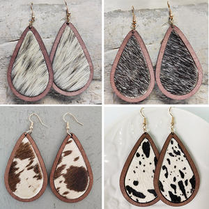 Pendientes de lágrima con estampado de leopardo Boho Chic de cuero vegano, joyería llamativa con textura de piel de vaca - Product Image 4