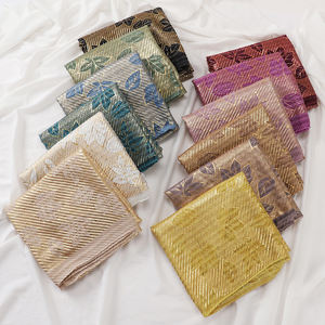 Echarpe chaude d'hiver pour femmes Couvre-chef <span class=keywords><strong>Tuban</strong></span> Echarpe Nouveau design Echarpe en coton motif doré Hijab - Product Image 5